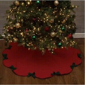 The Christmas Shoppe Christmas Tree Skirt Measure 48” Red Quilted